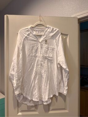 NWT Aerie size XS oversized Button Up 100% Cotton